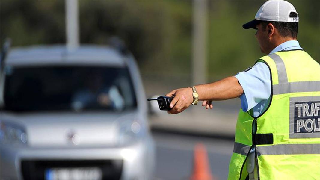 Trafik canavarlarına kötü haber! Yeni trafik cezaları dudak uçuklatıyor: Hangi ceza ne kadar zamlandı? 2